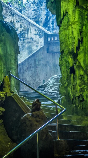 Steintreppe im Hohlraum 1 — Stockfoto