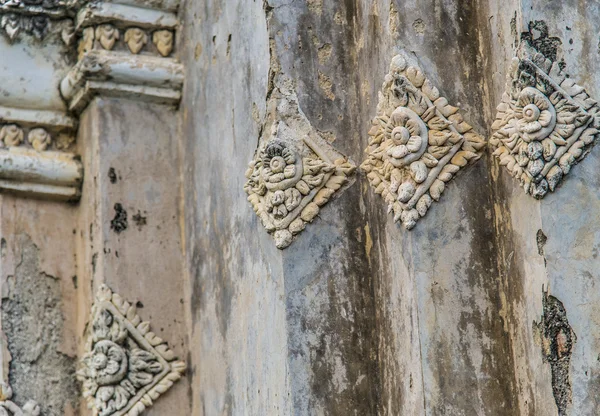 Moldagem de arte na coluna do templo tailandês1 — Fotografia de Stock