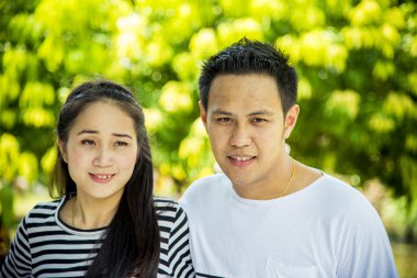 güzel çift gülümseme relax scene3