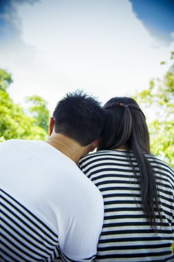 güzel çift kafa shoulder2 üzerinde yatıyordu.