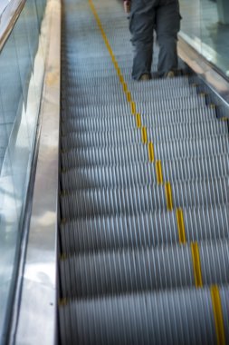 escalator2 yolda