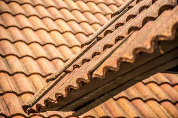 Seramik roof2 bir köşesinde — Stok fotoğraf