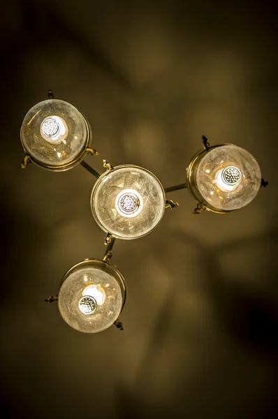 Повішені лампи на стелі2 — стокове фото