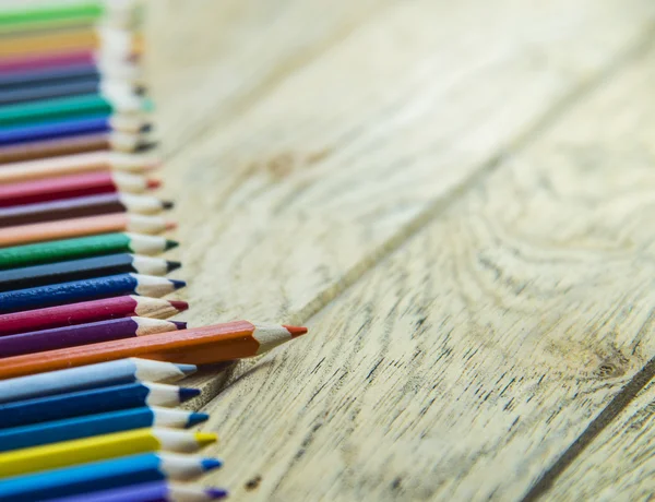 Caneta de lápis de cor no chão de madeira1 — Fotografia de Stock