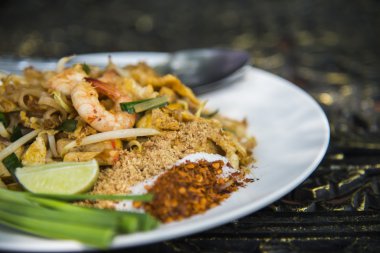 tavada kızartılmış pirinç şehriye Tay style12 karidesli