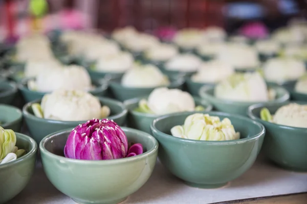 White and pink lotus in the bowl2 — Stock Photo, Image