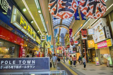 Sapporo, Japonya - 21 Temmuz kutup kasaba alışveriş caddesi 21 Temmuz 2