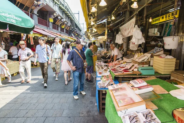 東京、日本 - 商店街 7 月 26 日 7 月 26 日 ameyayokocho, — ストック写真