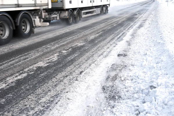 Camionnage routier sur glace — Photo