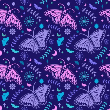 Gece kelebekleri kusursuz desen oluşturur.