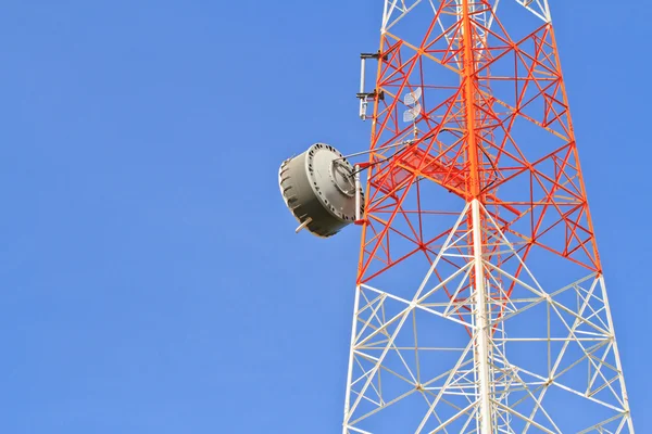 Torre de telecomunicações — Fotografia de Stock