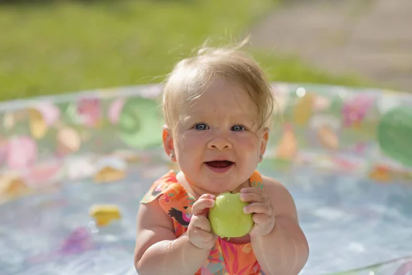 Little Child Playing Pool — Stockfoto