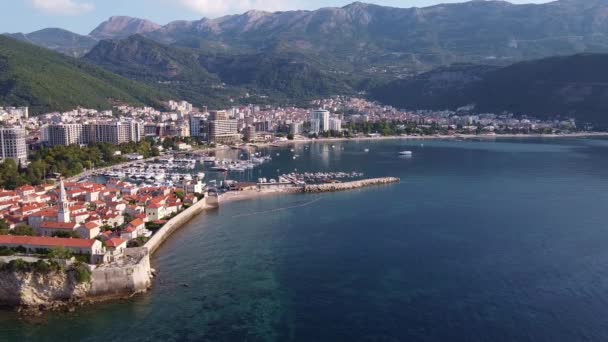 Incredible view of the Mediterranean city. Drone Shot of old town Budva in Montenegro. — Vídeo de Stock