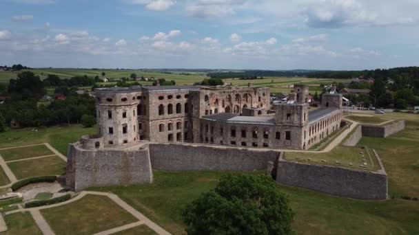 O palácio antigo é fascinante em sua escala. Castelo de Krzyztopor na Polónia. — Vídeo de Stock