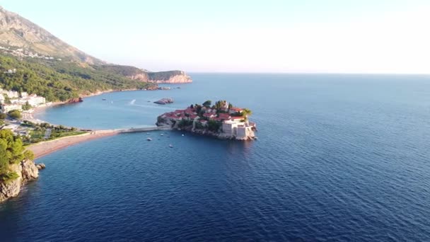 Aerial view of cozy sea bay with an island — Video Stock