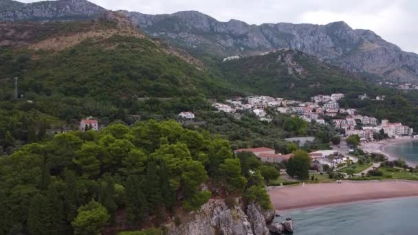 Cordillera cerca de la costa marina — Vídeos de Stock