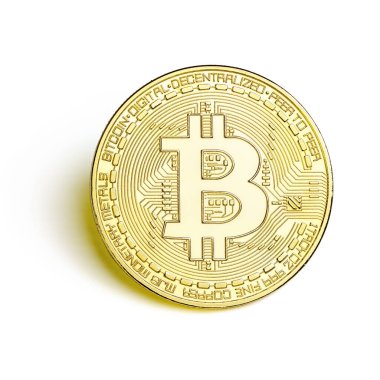 Altın Bitcoin madeni para yakın plan beyaz zemin üzerinde izole üst görünüm. Sanal para ve dijital kripto para birimi kavramı.