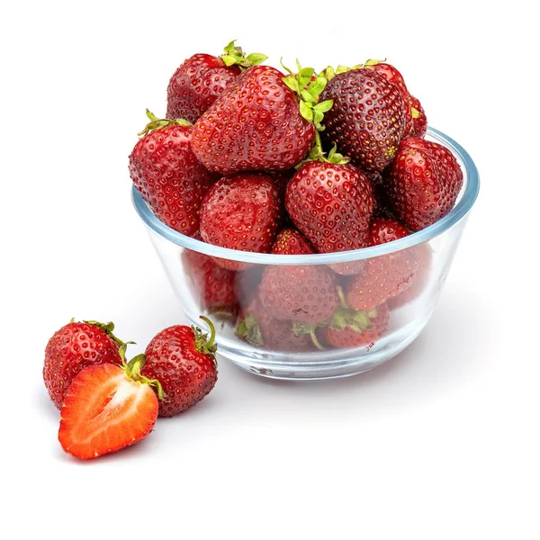 Fraises Fraîches Dans Bol Verre Isolées Sur Fond Blanc — Photo