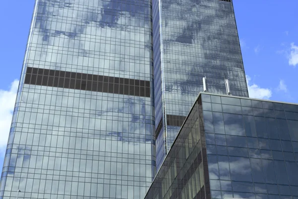 Negocios edificios de vidrio de oficina — Foto de Stock