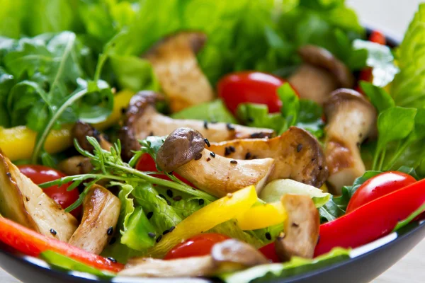 Grilled Mushroom salad — Stock Photo, Image