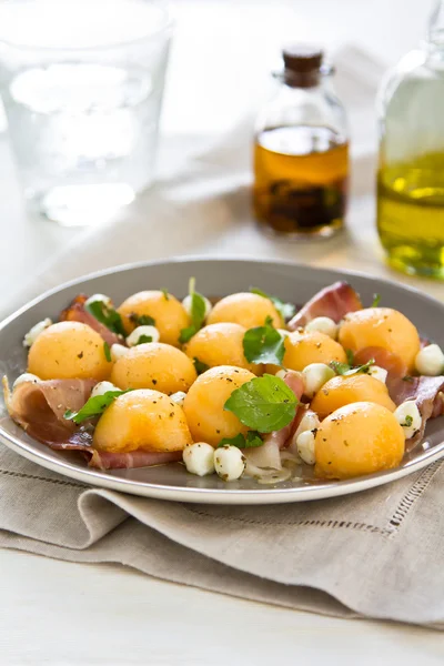 Cantaloupe, Mozzarel la e Prosciutto Antipasti — Fotografia de Stock