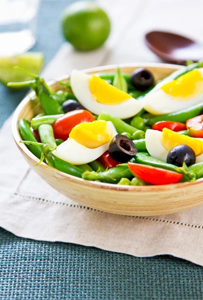 Haricot vert avec pois mange-tout et salade d'œufs — Photo