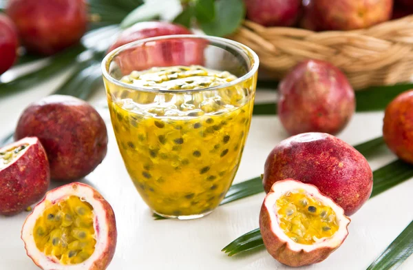 Passion fruit juice — Stock Photo, Image