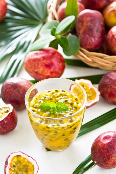 Passionsfrukt juice — Stockfoto