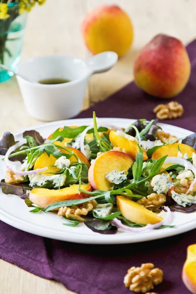 Peach with Blue cheese — Stock Photo, Image