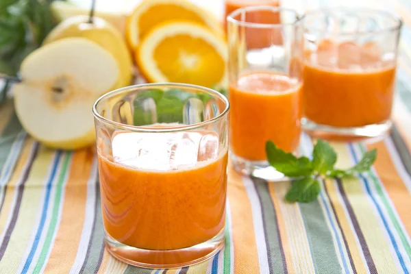 Ananas ve guava smoothie — Stok fotoğraf