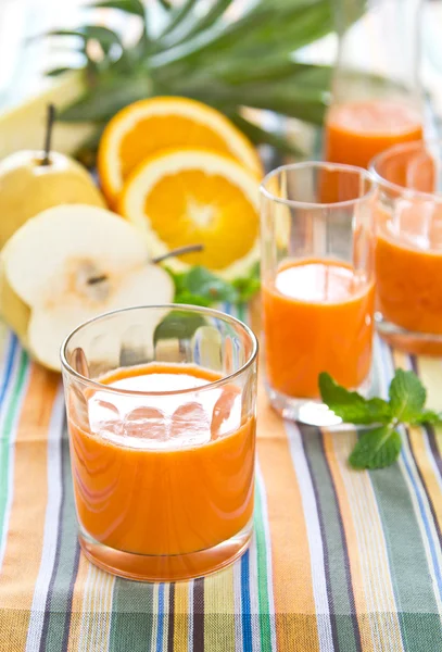 Ananas och guava smoothie — Stockfoto