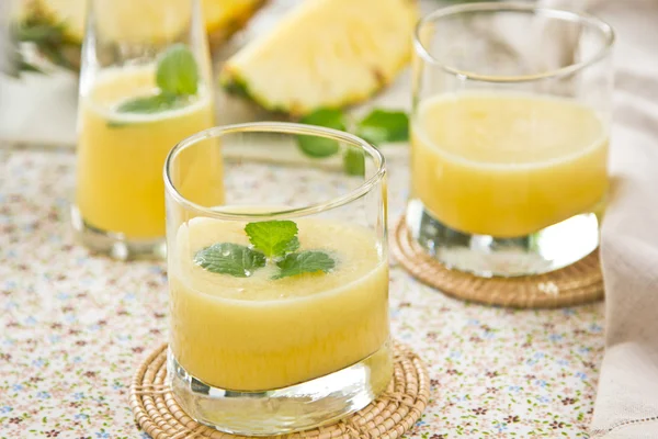 Smoothie van ananas — Stockfoto