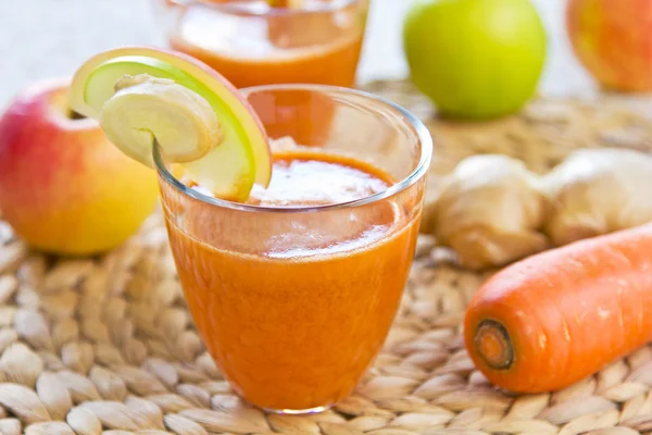 Carrot with Apple and Ginger juice — Stock Photo, Image