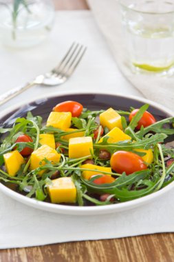 Mango ve roket salata