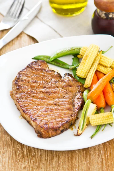 Grilled beef — Stock Photo, Image