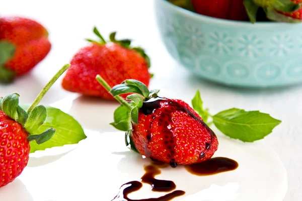 Fragola con salsa balsamica — Foto Stock