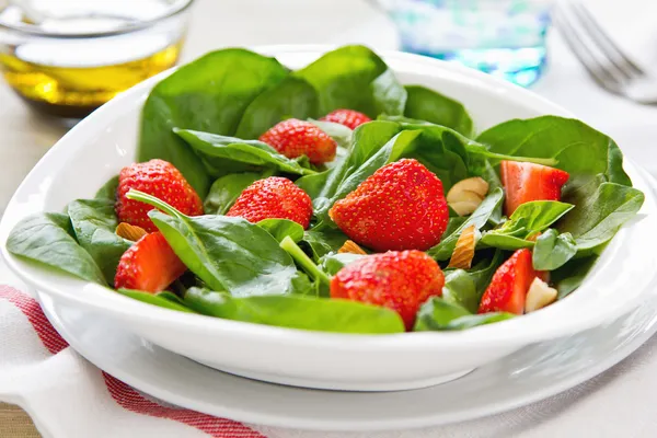 Salada de morango — Fotografia de Stock