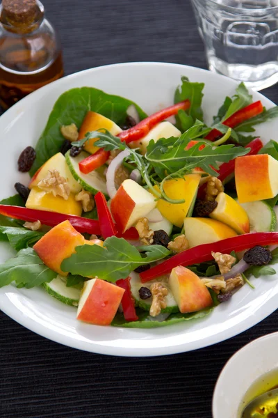 Apple,rocket and walnut salad — Stock Photo, Image