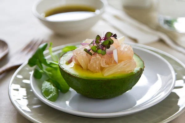 Avocado en pompelmoes salade — Stockfoto