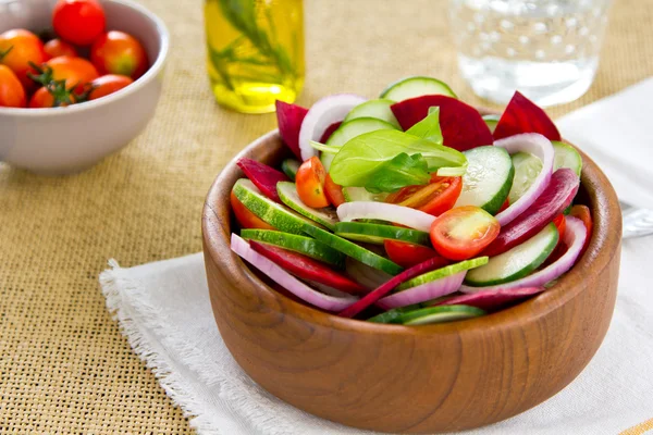 Salada de pepino e beterraba — Fotografia de Stock