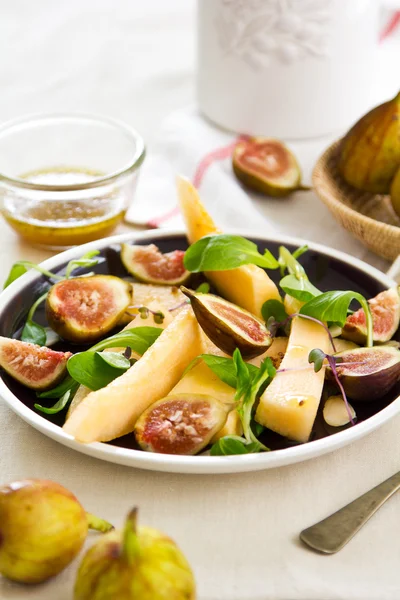 Salada de figo, melão e amêndoa — Fotografia de Stock