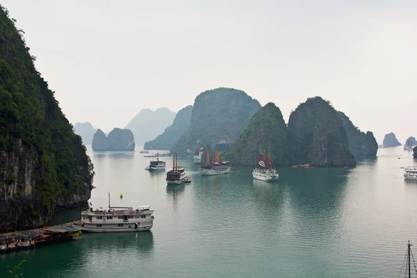 Halong bay in the morning — Stock Photo, Image