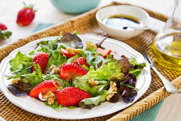 Salada de morango — Fotografia de Stock