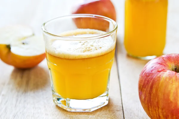 Fresh Apple juice — Stock Photo, Image