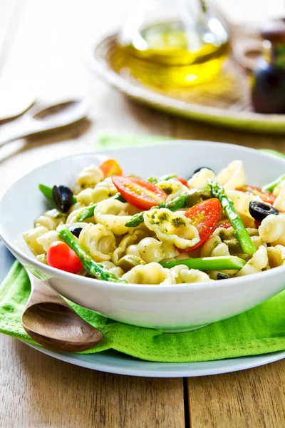 Gnocchi with Asparagus salad in Pesto dressing — Stock Photo, Image