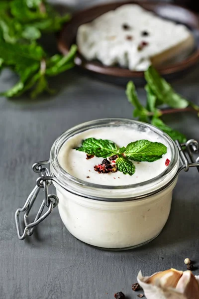 Casă Feta Brânză Dip Ierburi Condimente — Fotografie, imagine de stoc