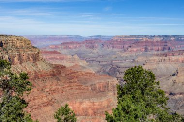 Parkın yürüyüş izinden destansı kanyon manzarası
