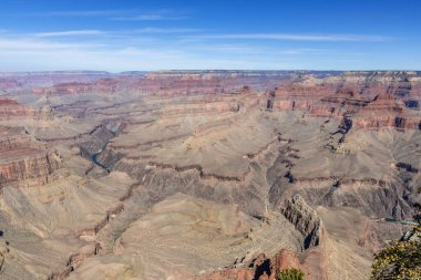 Parkın yürüyüş izinden destansı kanyon manzarası