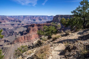 Parkın yürüyüş izinden destansı kanyon manzarası