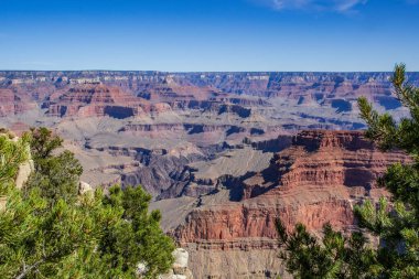 Parkın yürüyüş izinden destansı kanyon manzarası